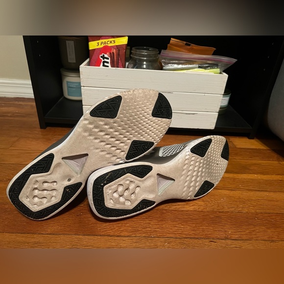 Used Men’s Nike Renew Gray Sneakers - Size 8 - Picture 8 of 8